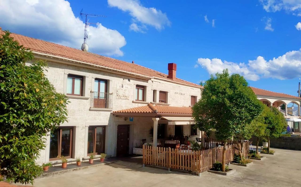 El Cabaco Apartamentos Rio Almar מראה חיצוני תמונה